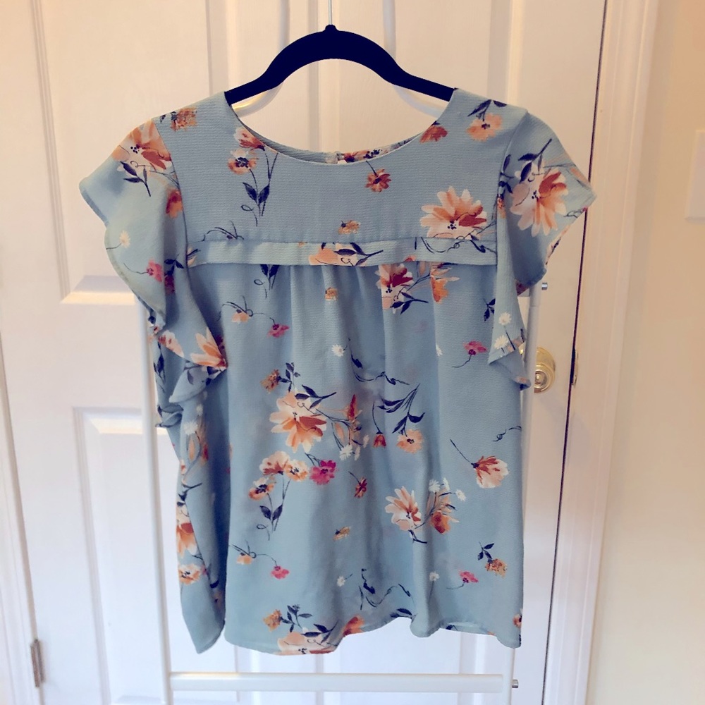 💕4 for $20 💕 Monteau Floral Blouse!